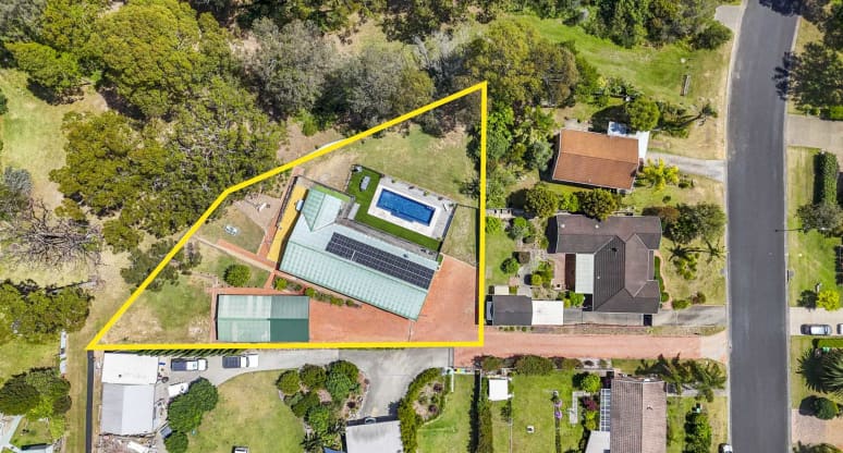 65 Karoola Crescent, Surfside, NSW, 2536