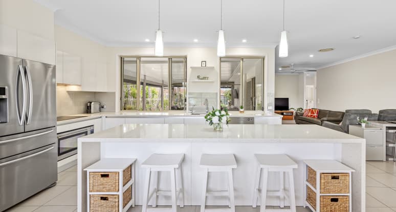 7 Wood Court, Arundel, QLD, 4214