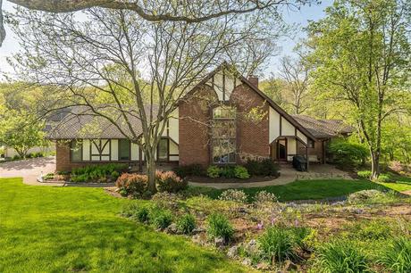 5963 Summerhedge Place, St. Louis County, MO, 63128