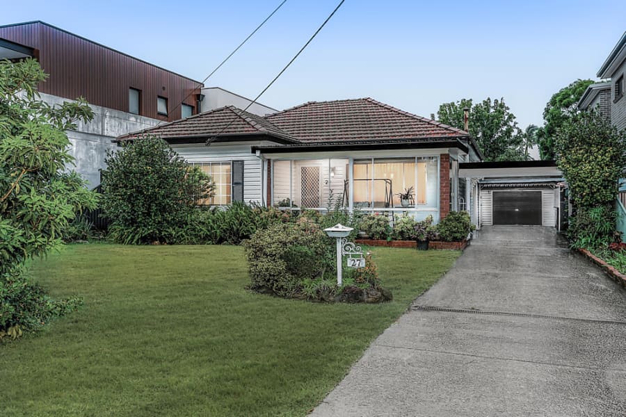 27 Burns Road, Picnic Point, NSW, 2213