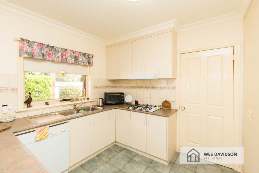 1A Finlayson Court, Horsham, VIC, 3400 Townhouse Sold on 13 05 2020