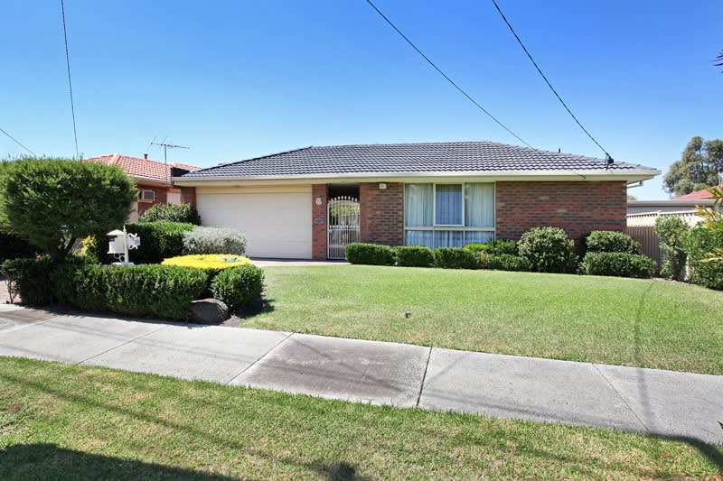 27 The Circuit, Gladstone Park, VIC, 3043 House Sold on 07 03 2016