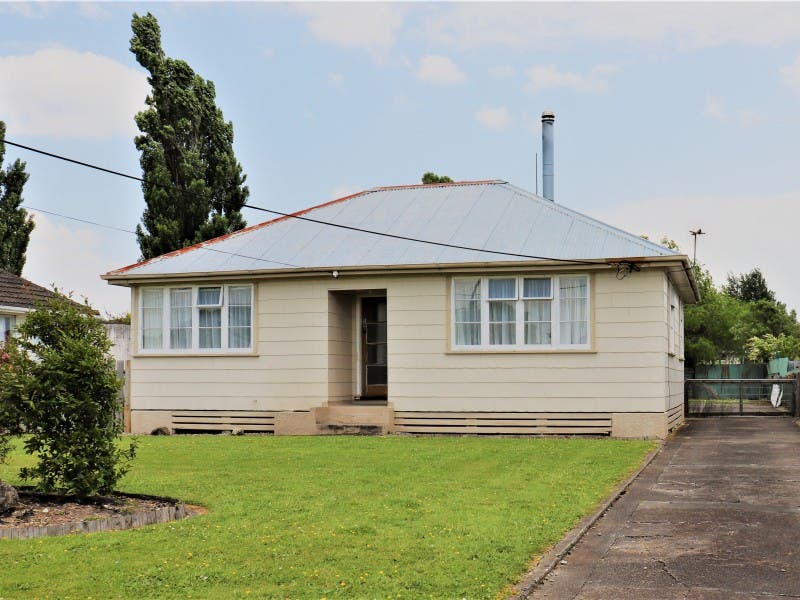 24 Edward Street, Pahiatua, ManawatuWanganui House Sold on 05 06