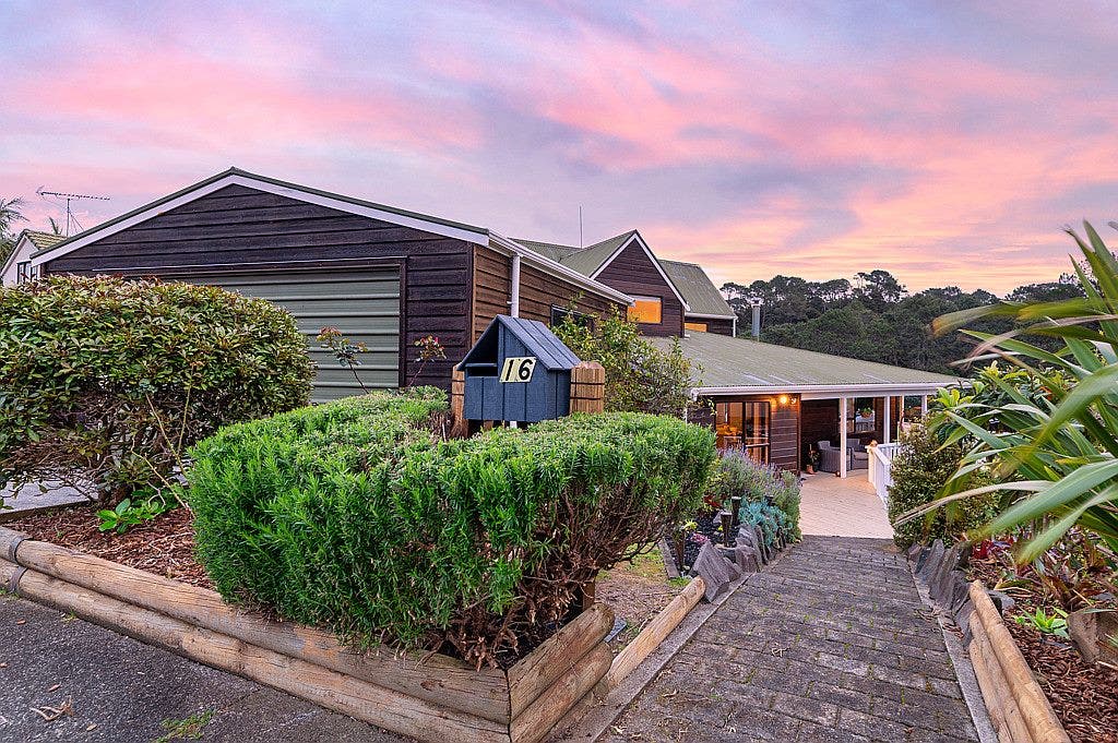16 Francis Curtis Avenue, Blockhouse Bay, Auckland Other Sold on 20