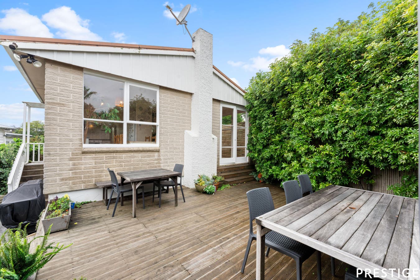 1/48 Woodside Avenue, Northcote, Auckland House Sold on 20 07 2022