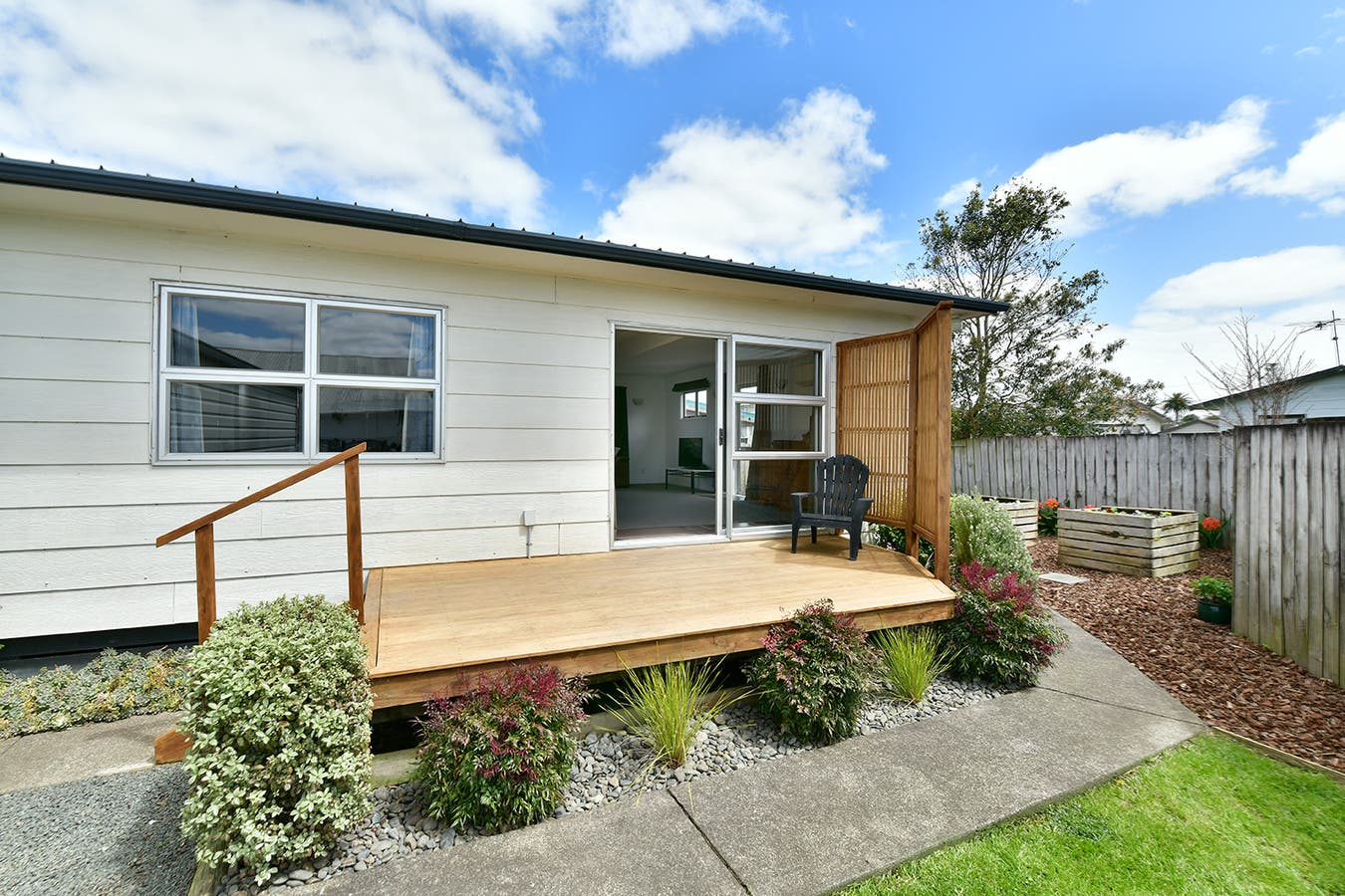 4B Parakai Avenue, Parakai, Auckland House Sold on 14 12 2022