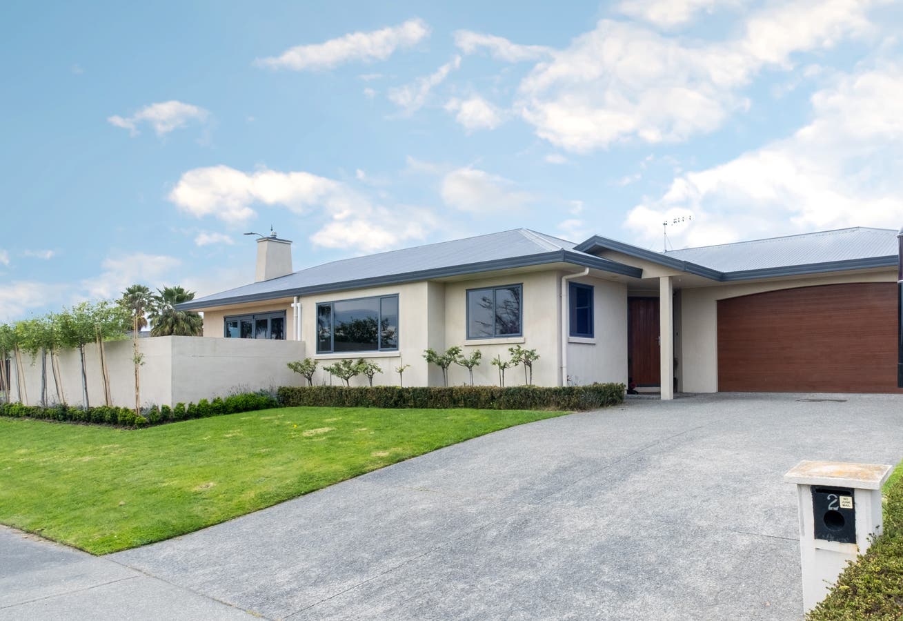2 Brooklands Dr, Havelock North, Hawke's Bay House Sold on 24 01 2022