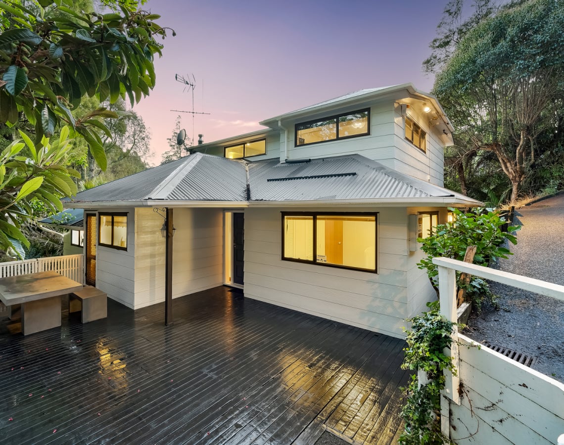 31 Wood Bay Rd, Titirangi, Auckland House Sold on 08 10 2022