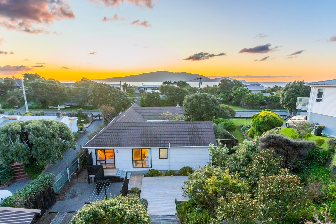 50 Field Way, Waikanae Beach, Wellington House Sold on 18 11 2022