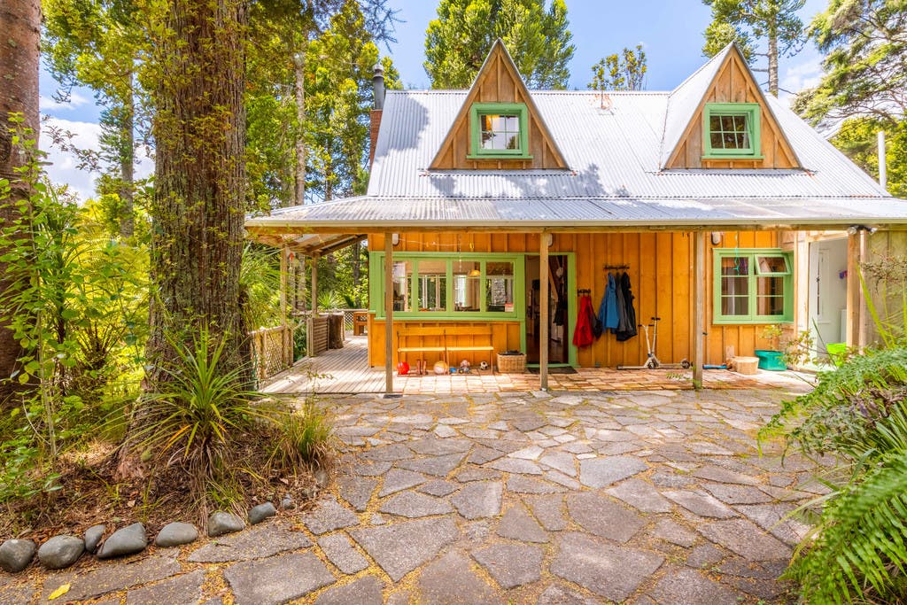 135 Laingholm Dr, Laingholm, Auckland Other Sold on 13 02 2019 RateMyAgent