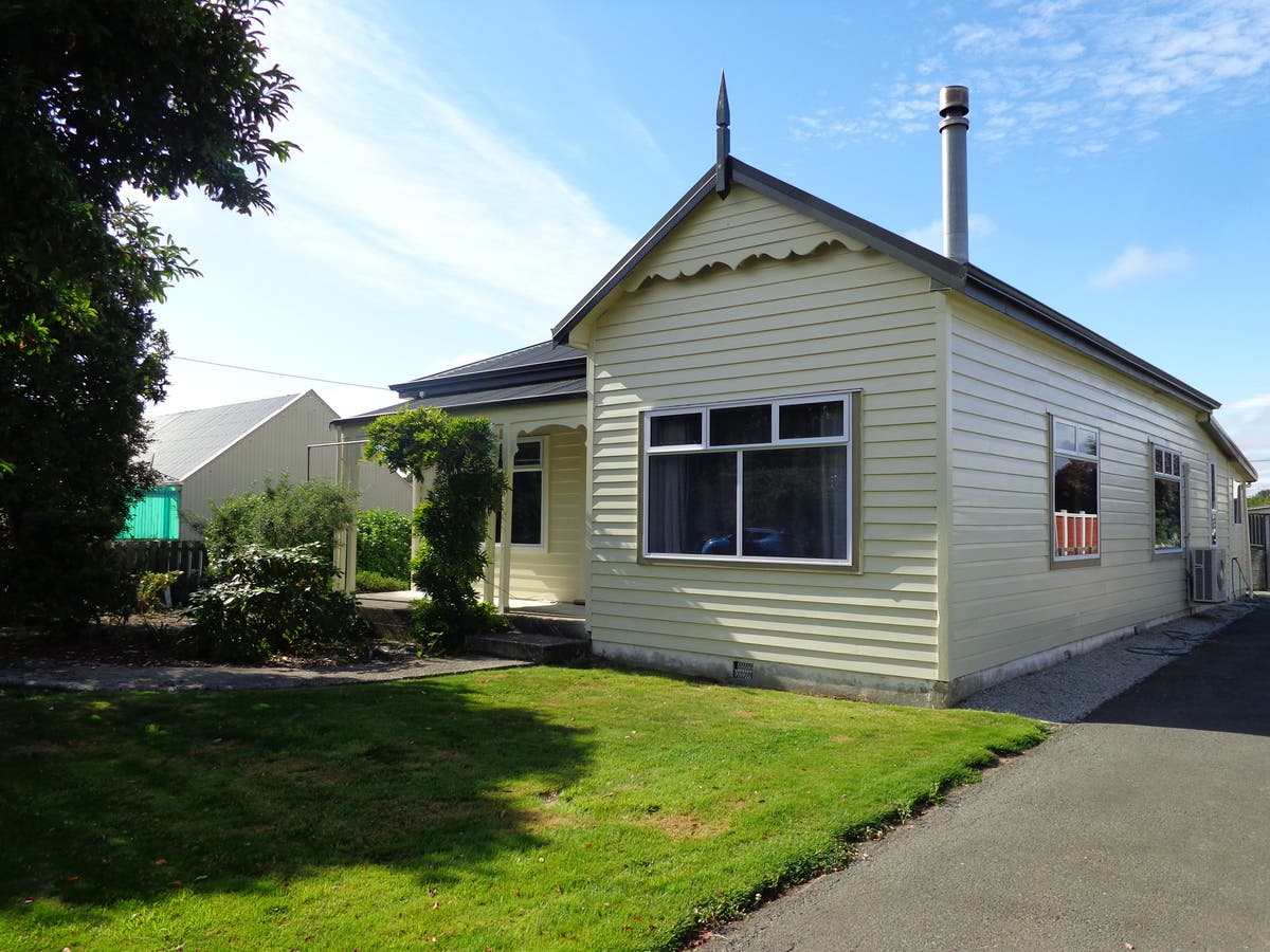 75 Charlotte Street, Balclutha, Otago Other Sold on 19 04 2022