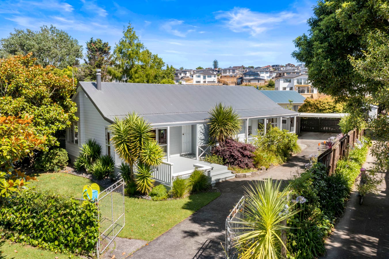11 Macrocarpa Place, Ranui, Auckland House Sold on 20 02 2023