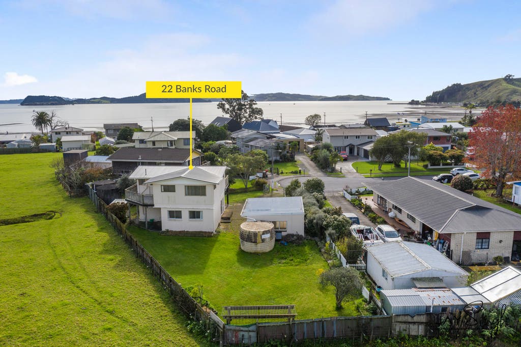 22 Banks Road, Kawakawa Bay, Auckland House Sold on 24 06 2021