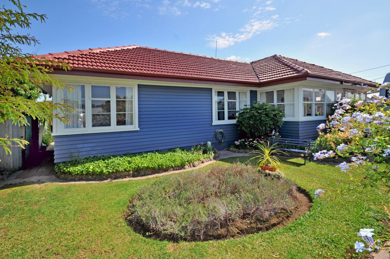 2/2 Eskdale Road, Birkdale, Auckland House Sold on 19 02 2021