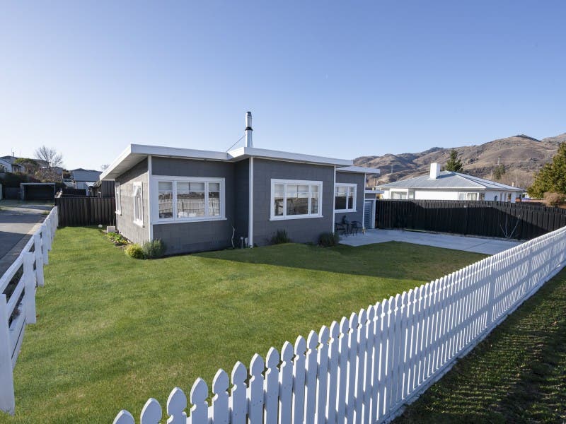 43 Melmore Terrace, Cromwell, Otago House Sold on 28 11 2022