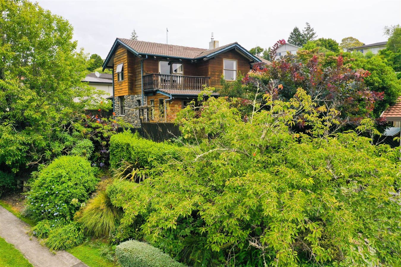 16 Tokomaru Drive, Havelock North, Hawke's Bay House Sold on 11 05