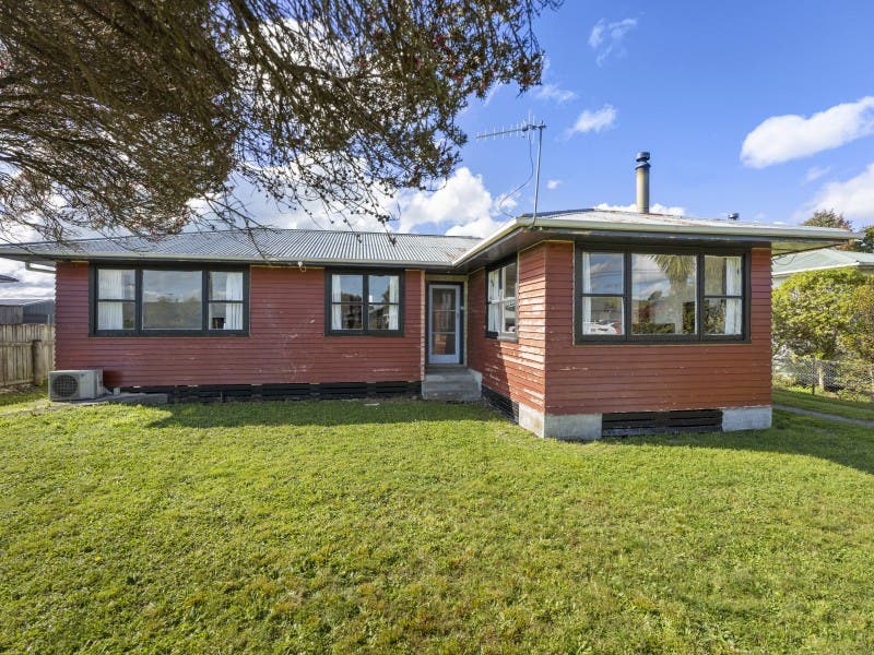27 Princess Street, Pahiatua, ManawatuWanganui House Sold on 11 06
