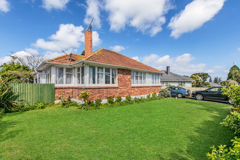 68 Farringdon Street, Glen Innes, Auckland House Sold on 25 Nov 2019 RateMyAgent
