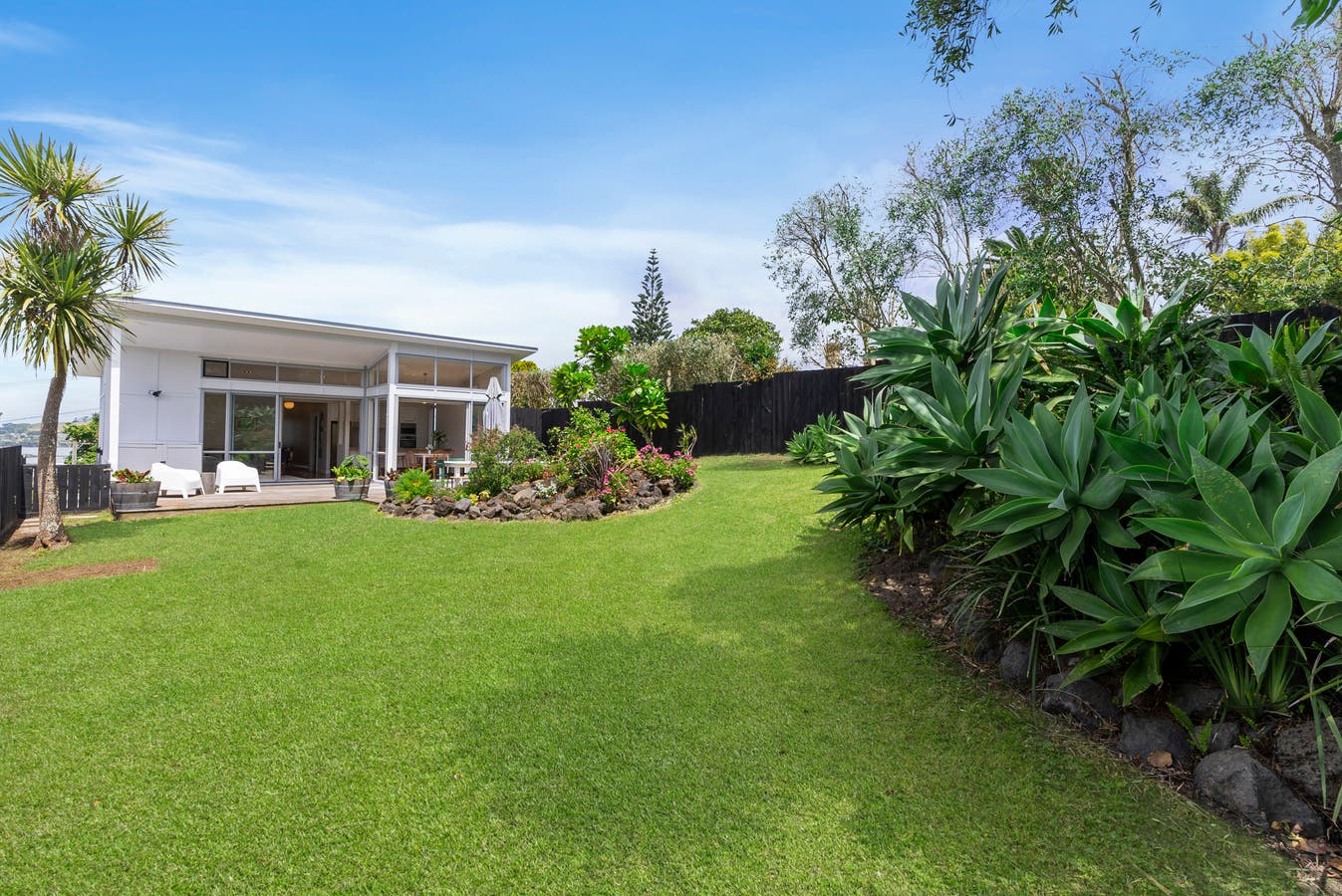 84 Arthur Street, Onehunga, Auckland House Sold on 18 11 2022