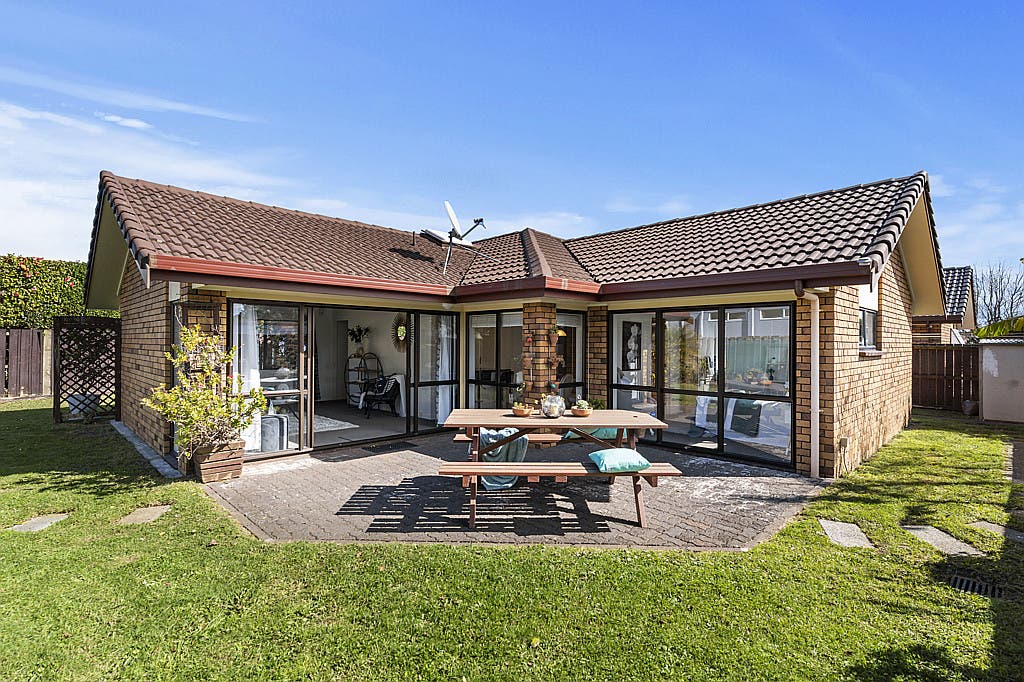 2/9 Marina Heights, Half Moon Bay, Auckland House Sold on 27 09 2022