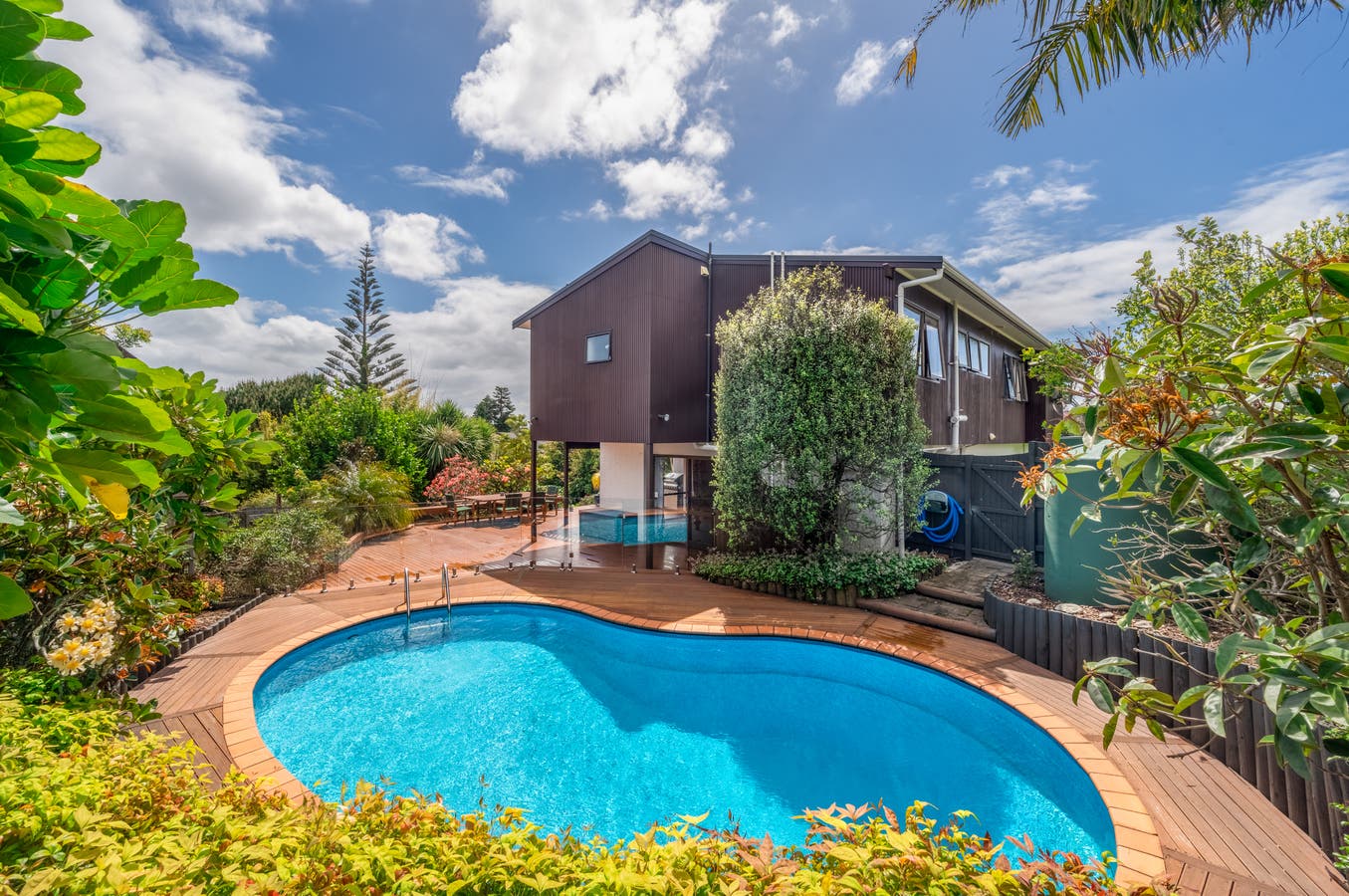 8 Estelle Place, Farm Cove, Auckland House Sold on 13 12 2023