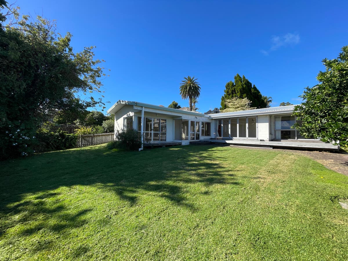 220 Bay Road, Bay, Bay of Plenty House Sold on 21 04