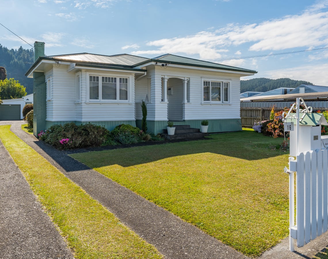 16 Taitua Street, Taumarunui, ManawatuWanganui House Sold on 13 06