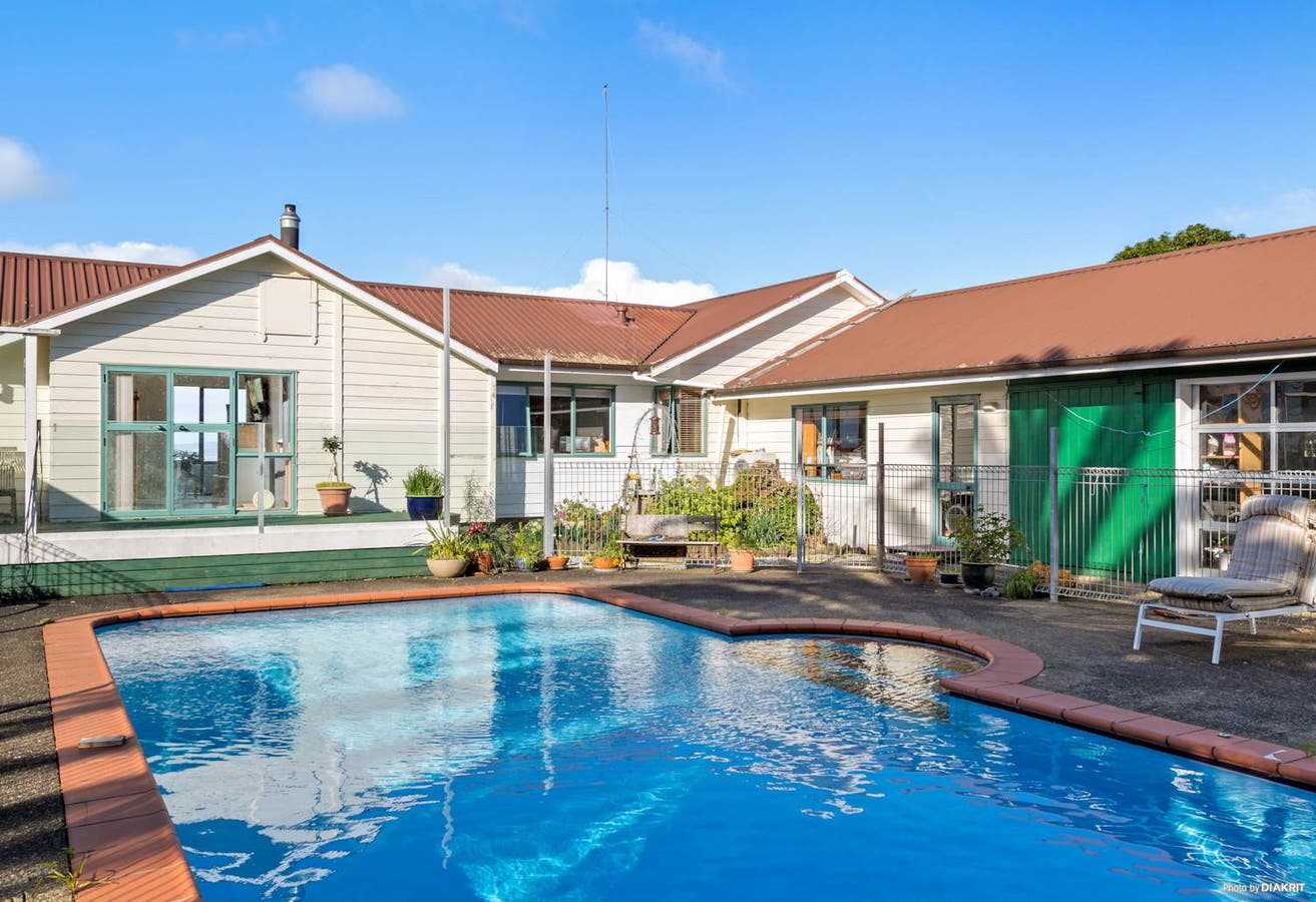 2223 South Head Road, South Head, Auckland Semirural Sold on 15 11