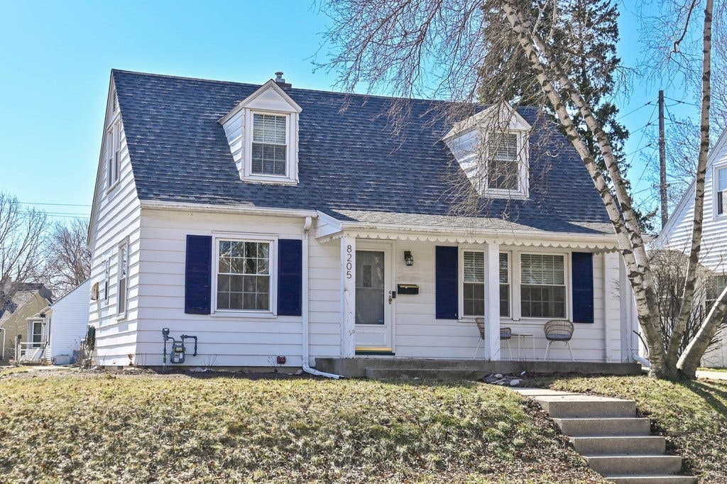 8205 West Honey Creek Parkway, Milwaukee, WI, 53214 SingleFam Sold on 15 04 2024 RateMyAgent