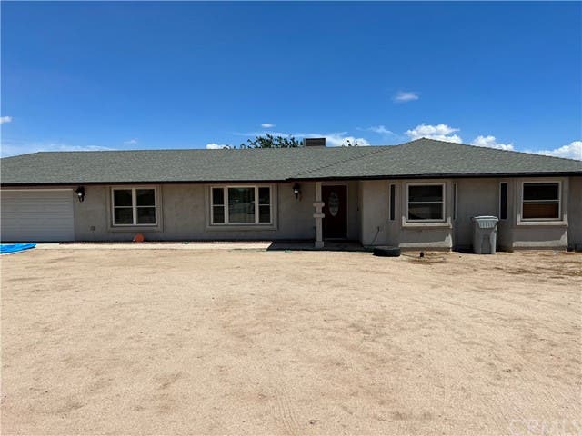 11235 Hawthorne Avenue, Hesperia, CA, 92345 Duplex Sold on 13 10 2022