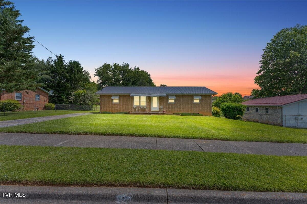 313 Peach Blossom Court Johnson City TN 37604 SingleFam Sold on 07