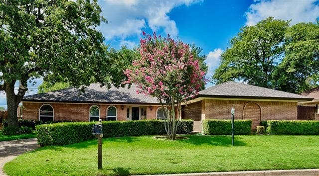 1706 Prestonwood Drive, Arlington, TX, 76012 SingleFam Sold on 10 08