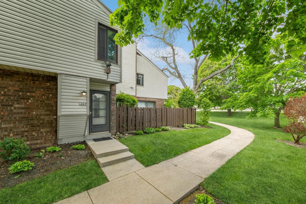 1/1425 30th Ave, Kenosha, WI, 53140 Condo Sold on 23 06 2023 RateMyAgent