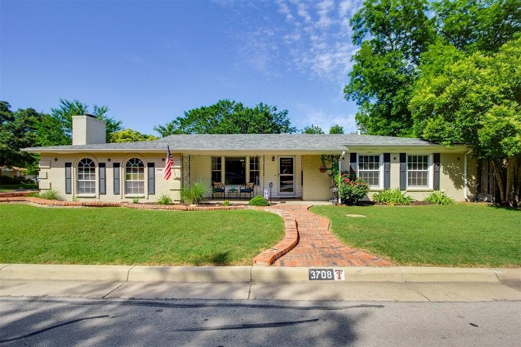 5208 Rector Avenue, Fort Worth, TX, 76133 SingleFam For Sale