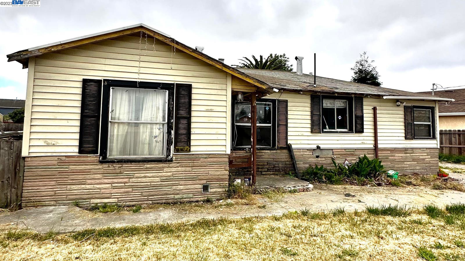 208 Louvaine Avenue, Oakland, CA, 94603 SingleFam Sold on 29 08 2023