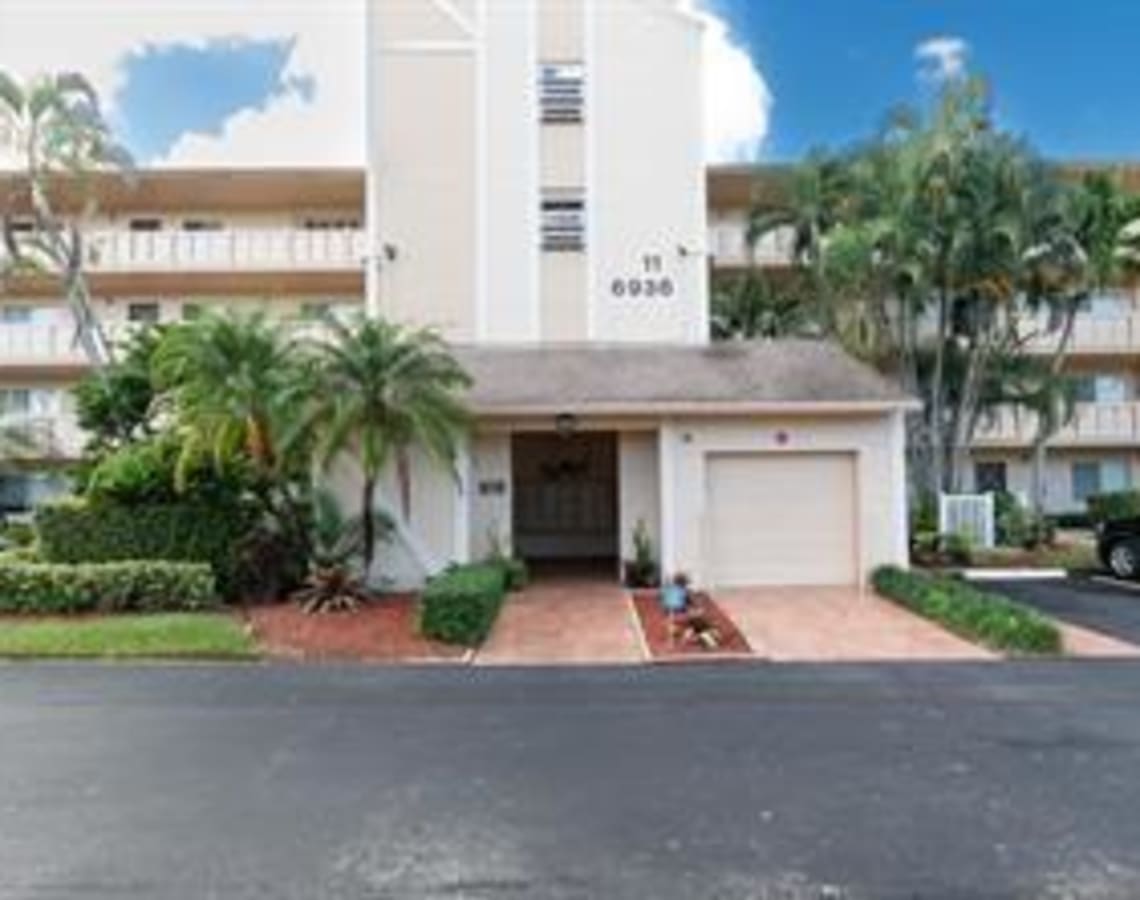 101/6936 Huntington Lane, Delray Beach, FL, 33446 Condo Sold on 17 05