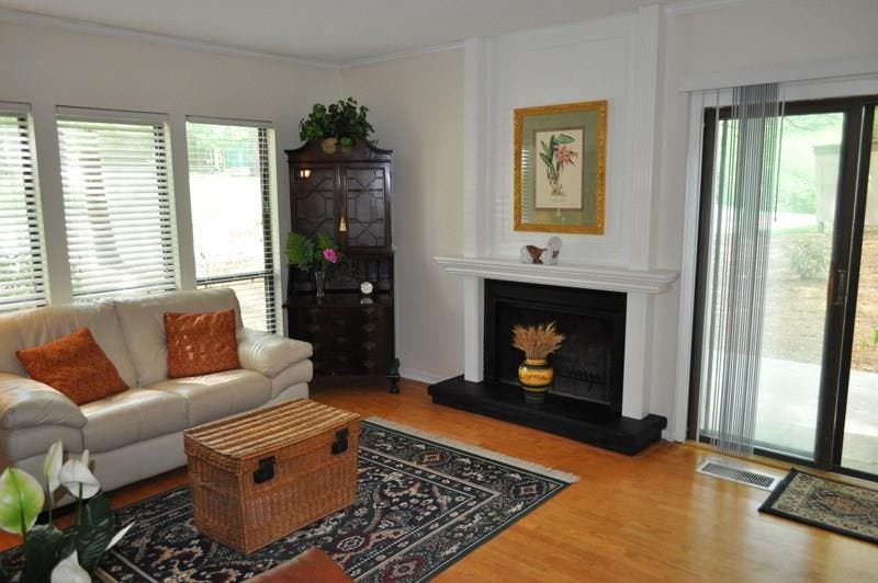 15/15 Cottonwood Drive, Hartford County, CT, 06001 Condo Sold on 23