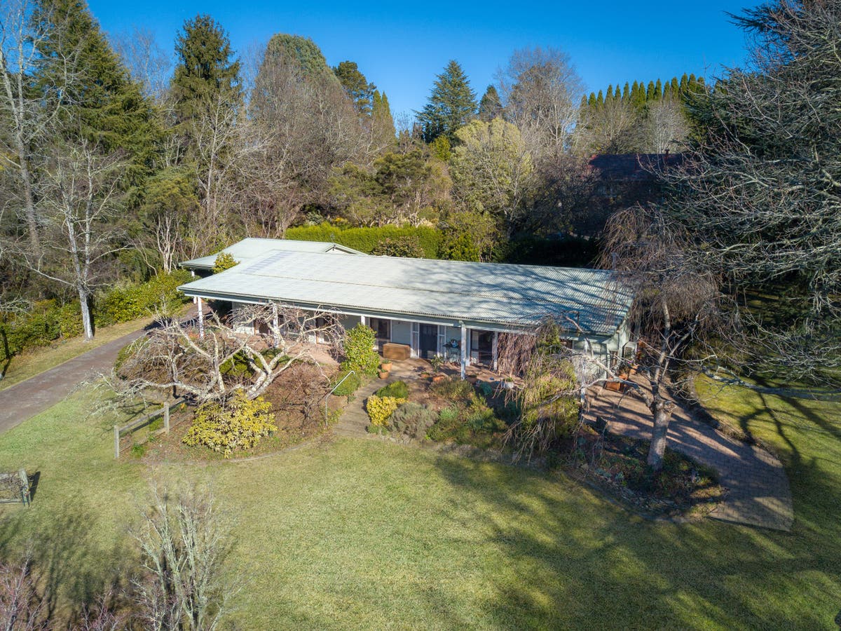 10 McLaughlin Ave, Wentworth Falls, NSW, 2782 House Sold on 13 09