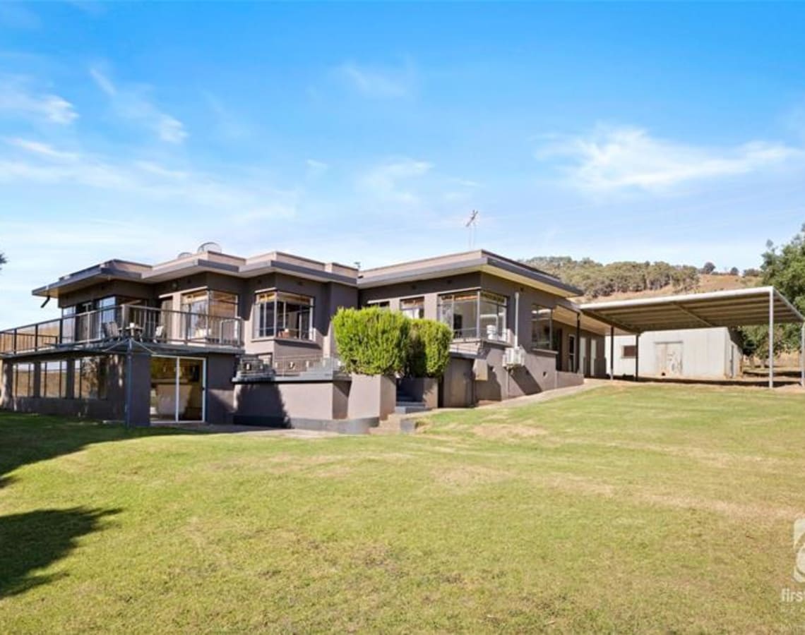 4902 Kiewa Valley Highway, Dederang, VIC, 3691 House Sold on 19 05