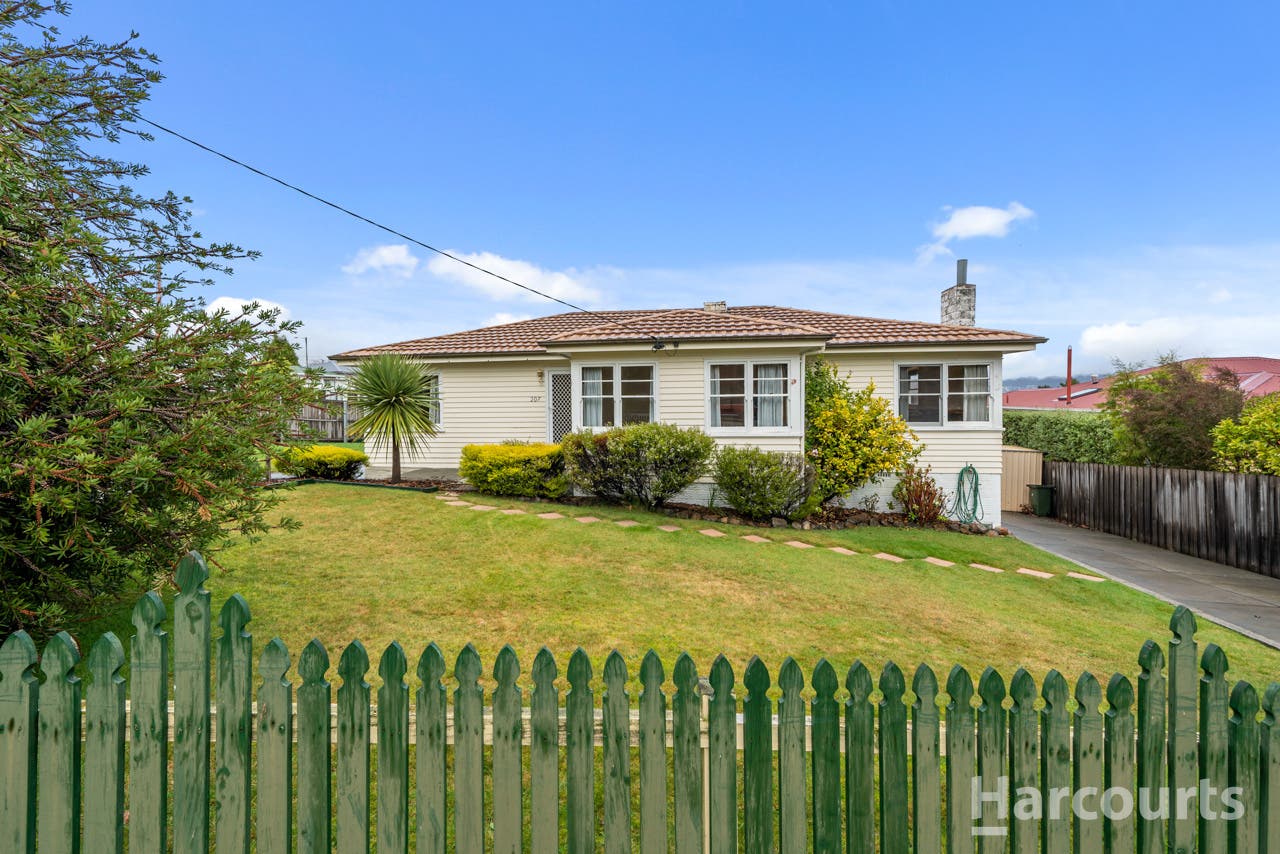 207 Derwent Avenue, Lindisfarne, TAS, 7015 House Sold on 19 04 2023