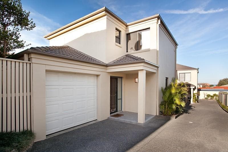 2/19 Pell Street, Merewether, NSW, 2291 House Sold on 12 08 2011