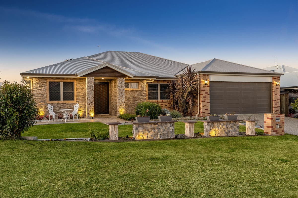 11 Radcliffe Crescent, Glenvale, QLD, 4350 House Sold on 15 08 2022