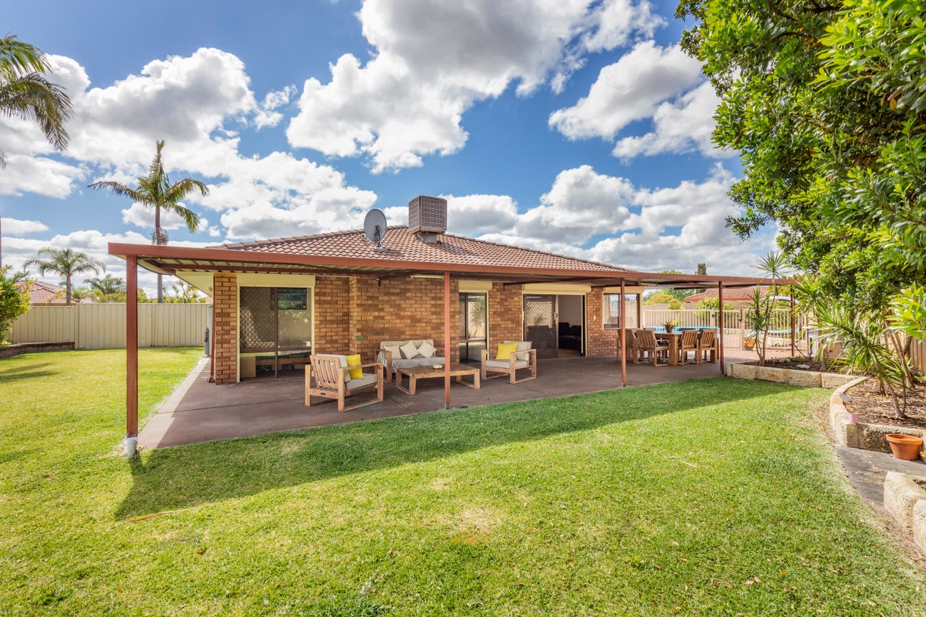 63 Regal Drive, Thornlie, WA, 6108 House Sold on 07 12 2021 RateMyAgent