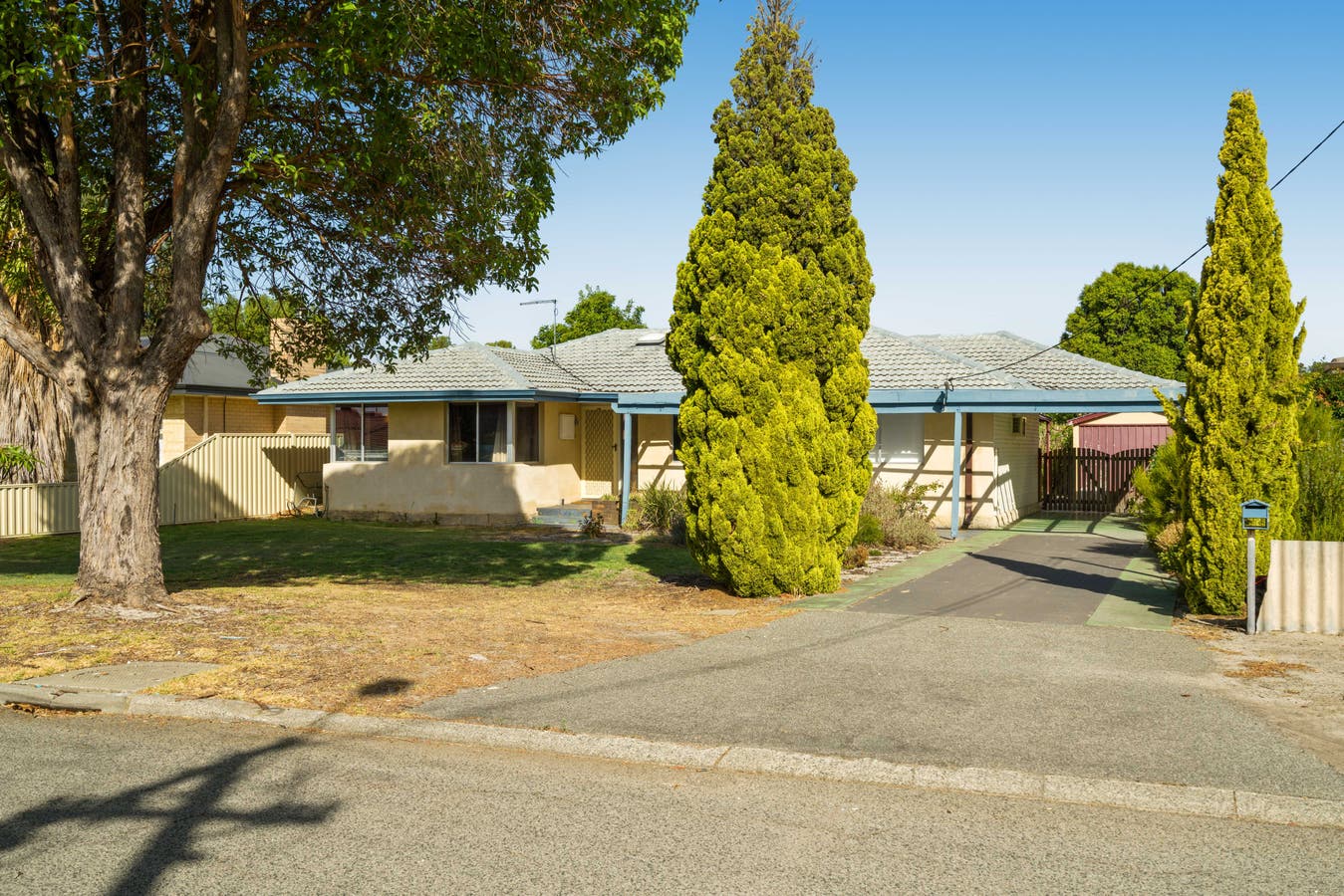 39 Hughenden Drive, Thornlie, WA, 6108 House Sold on 04 04 2023