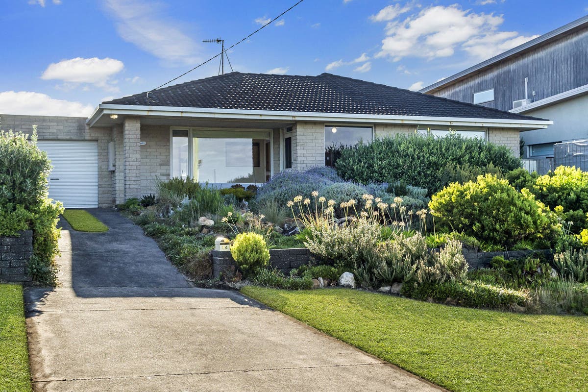 84 Hickford Parade, Warrnambool, VIC, 3280 House Sold on 24 04 2021