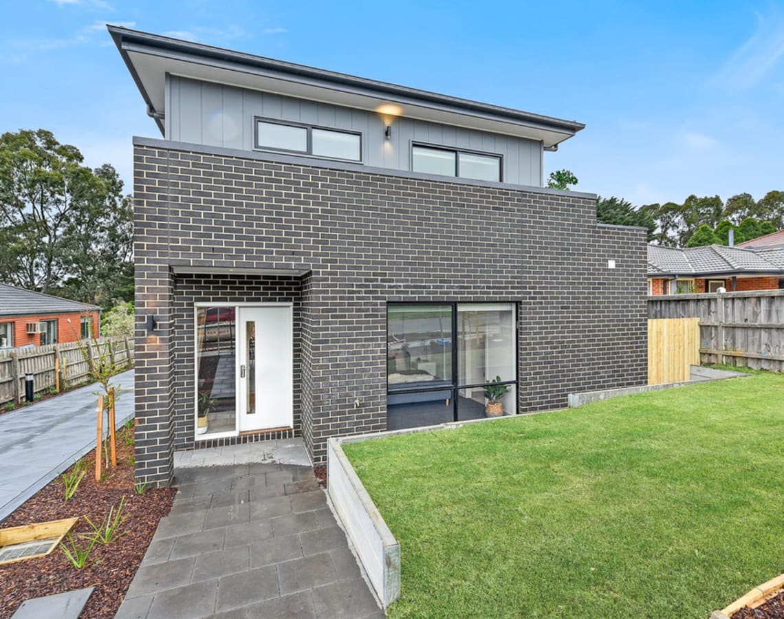 1/110 Earlsfield Dr, Berwick, VIC, 3806 - Townhouse For ...