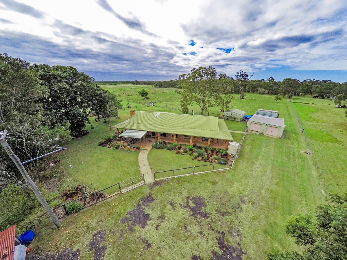 14 Ten Mile Road, Sharon, QLD, 4670 AcreageSemiRural Sold on 27 01