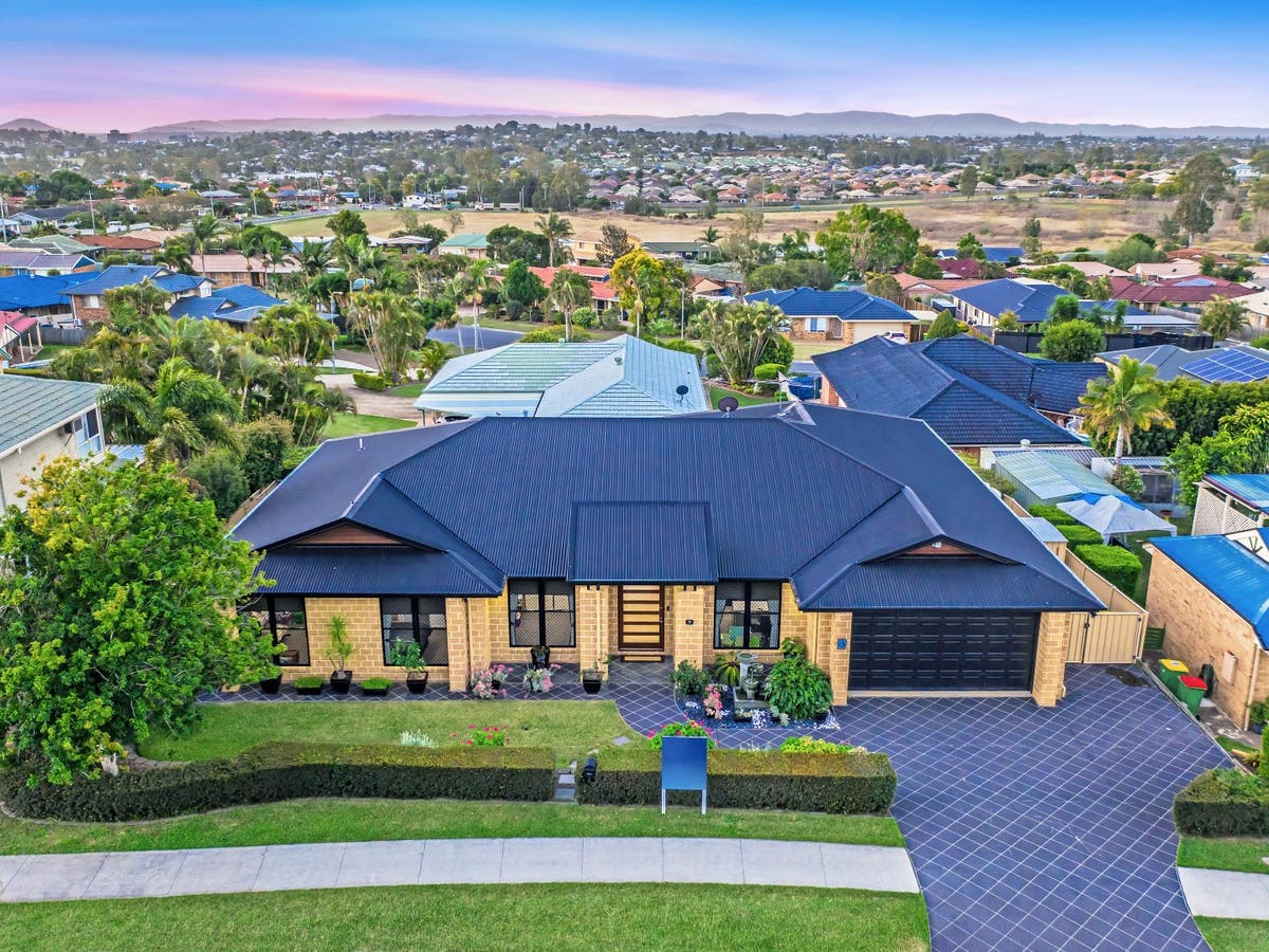 9 Kingston Drive, Flinders View, QLD, 4305 House Sold on 27 11 2020