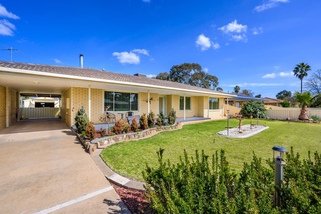 98 Kennedy Street, Howlong, NSW, 2643 House Sold on 25 11 2020