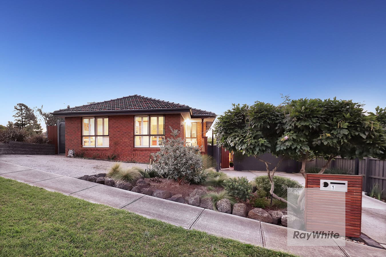 1 Sulby Place, Gladstone Park, VIC, 3043 House Sold on 31 03 2022